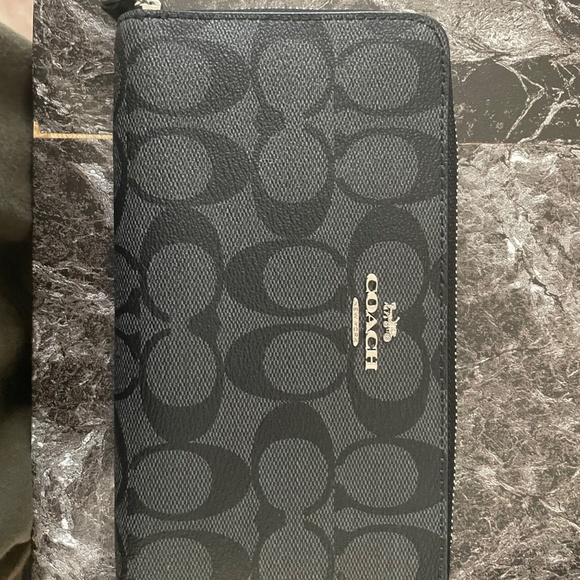 Coach wallet - Picture 2 of 3